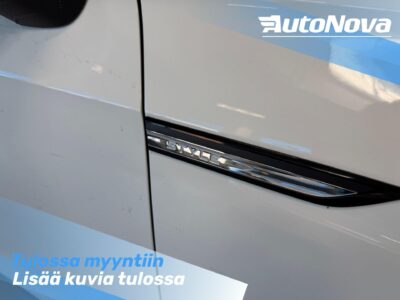 Volkswagen Golf First Edition Style 1,5 eTSI 110 kW / ACC / Hieronta / Webasto / Muistipenkit / Keyless Go / Comfort-istuimet / LED - Autonova