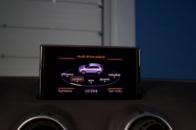 Audi A3 Sportback Business Sport 1,8 TFSI 132 kW quattro / RS3-Look! / Koukku / Nahat / Urheiluistuimet / Vakkari / BT / Lohko - Autonova