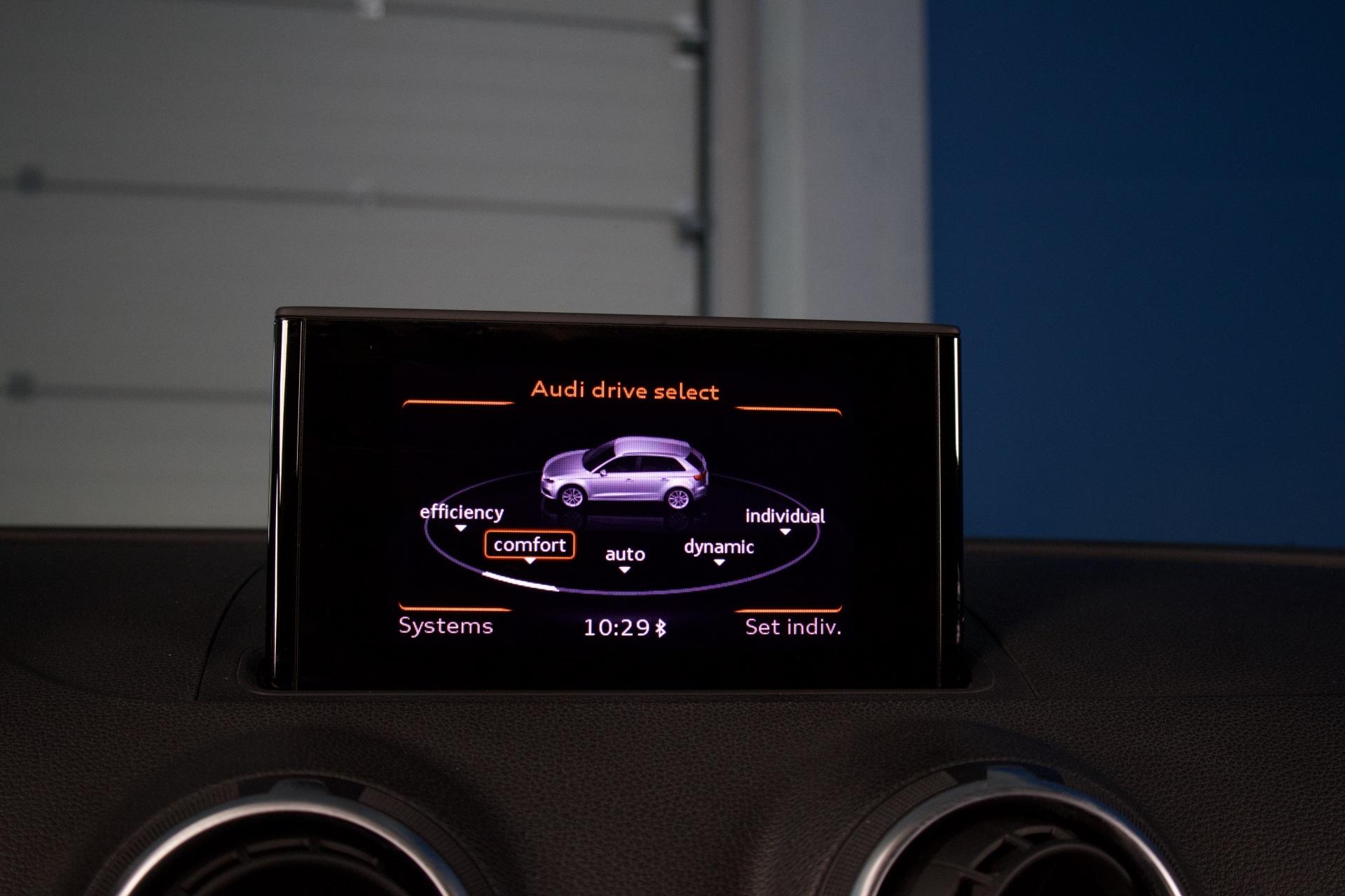 Audi A3 Sportback Business Sport 1,8 TFSI 132 kW quattro / RS3-Look! / Koukku / Nahat / Urheiluistuimet / Vakkari / BT / Lohko - Autonova