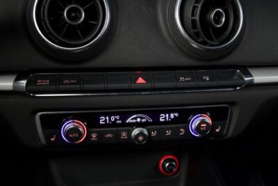 Audi A3 Sportback Business Sport 1,8 TFSI 132 kW quattro / RS3-Look! / Koukku / Nahat / Urheiluistuimet / Vakkari / BT / Lohko - Autonova