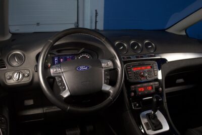 Ford S-MAX 2,0 TDCi 140 hv PowerShift Titanium Business / 7-paikkainen / Webasto / Muistipenkit / Vakkari / Nahat - Autonova