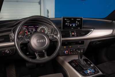 Audi A6 Sedan S line Business Sport 2,0 TDI 110 kW / Webasto / Nappanahka / LED / Vetokoukku / Urheiluistuimet / Kamera - Autonova