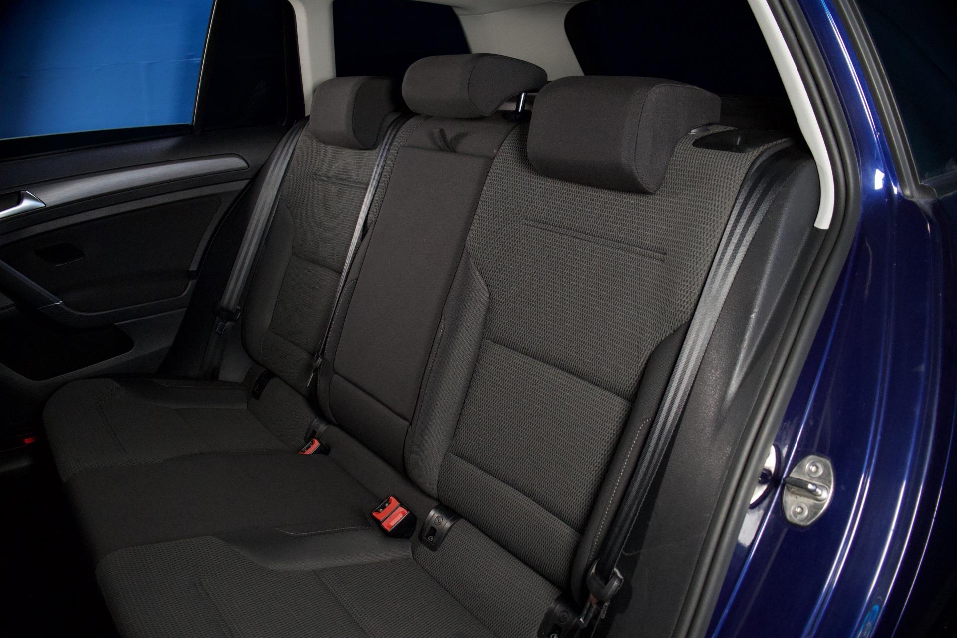 Volkswagen Golf Variant Comfortline 2,0 TDI 110 kW (150 hv) 4MOTION / R-Line / ACC / Webasto / Kamera / Keyless Entry / Adapt. LED - Autonova