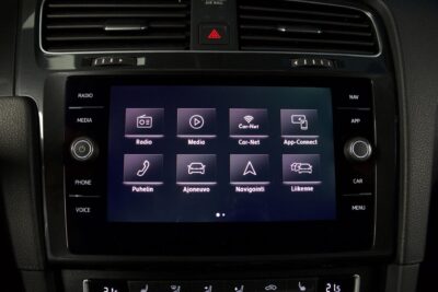 Volkswagen Golf Variant Comfortline 2,0 TDI 110 kW (150 hv) 4MOTION / R-Line / ACC / Webasto / Kamera / Keyless Entry / Adapt. LED - Autonova
