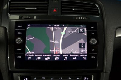 Volkswagen Golf Variant Comfortline 2,0 TDI 110 kW (150 hv) 4MOTION / R-Line / ACC / Webasto / Kamera / Keyless Entry / Adapt. LED - Autonova