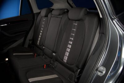 BMW X1 F48 xDrive20i A Business Sport / Koukku / M-Sport ratti / Urheiluistuimet / LED / Tutkat - Autonova