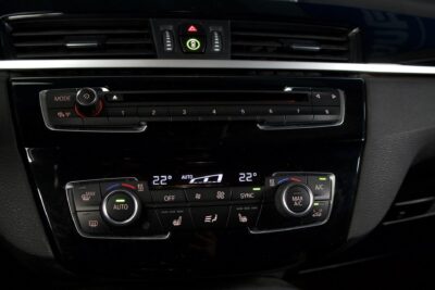 BMW X1 F48 xDrive20i A Business Sport / Koukku / M-Sport ratti / Urheiluistuimet / LED / Tutkat - Autonova