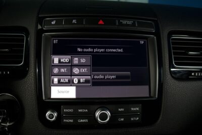 Volkswagen Touareg V6 TDI 193kW (262hv) 4Motion R-Line / Webasto / Ilma-alusta / DynAudio / Nahat / Tutkat / P-Kamera / Vetokoukku - Autonova