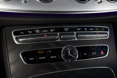 Mercedes-Benz E 300 de T A Business EQ Power / Distronic / Digimittaristo / DTR+Q / Widescreen / 360-kamera / Night-paketti / LED - Autonova