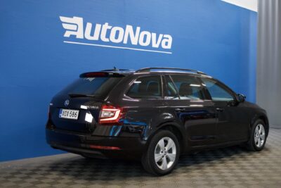 Skoda Octavia Combi 1,6 TDI Style DSG Autom. / ACC / Webasto / Canton / Kamera / Keyless Go / BLIS / Adapt. LED - Autonova