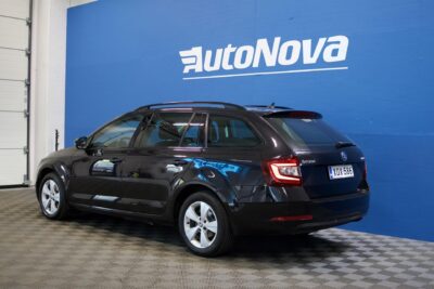 Skoda Octavia Combi 1,6 TDI Style DSG Autom. / ACC / Webasto / Canton / Kamera / Keyless Go / BLIS / Adapt. LED - Autonova