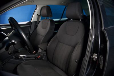 Skoda Octavia Combi 1,6 TDI Style DSG Autom. / ACC / Webasto / Canton / Kamera / Keyless Go / BLIS / Adapt. LED - Autonova