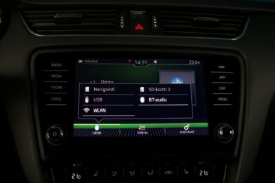 Skoda Octavia Combi 1,6 TDI Style DSG Autom. / ACC / Webasto / Canton / Kamera / Keyless Go / BLIS / Adapt. LED - Autonova