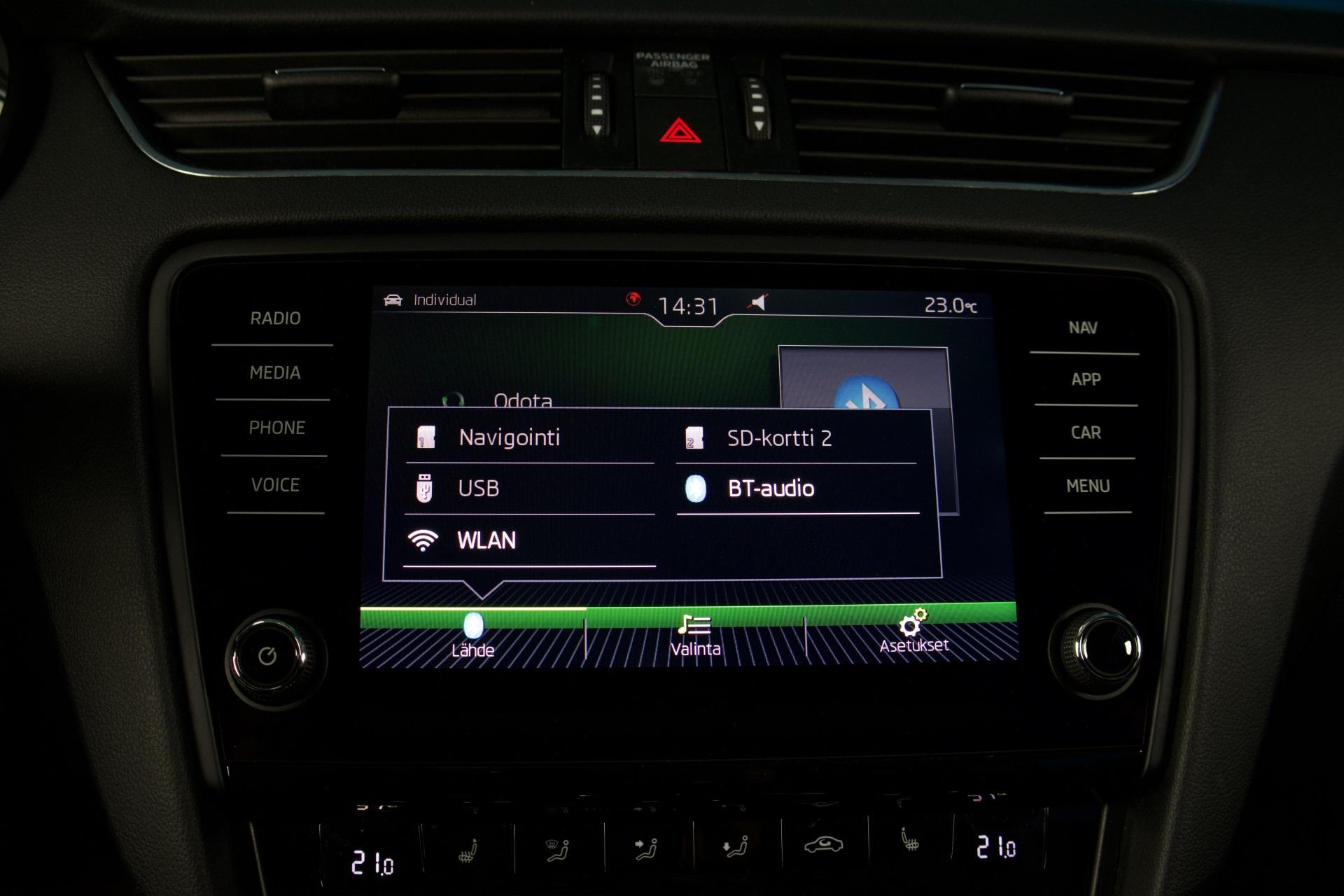 Skoda Octavia Combi 1,6 TDI Style DSG Autom. / ACC / Webasto / Canton / Kamera / Keyless Go / BLIS / Adapt. LED - Autonova
