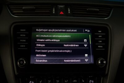 Skoda Octavia Combi 1,6 TDI Style DSG Autom. / ACC / Webasto / Canton / Kamera / Keyless Go / BLIS / Adapt. LED - Autonova