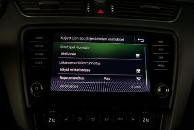 Skoda Octavia Combi 1,6 TDI Style DSG Autom. / ACC / Webasto / Canton / Kamera / Keyless Go / BLIS / Adapt. LED - Autonova