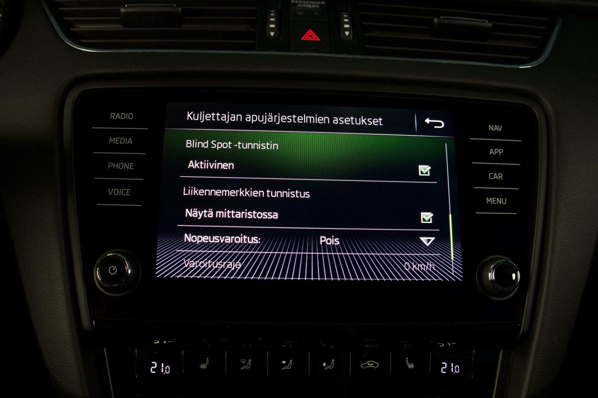 Skoda Octavia Combi 1,6 TDI Style DSG Autom. / ACC / Webasto / Canton / Kamera / Keyless Go / BLIS / Adapt. LED - Autonova