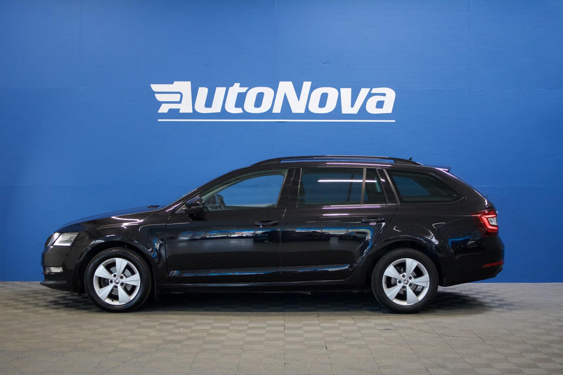 Skoda Octavia Combi 1,6 TDI Style DSG Autom. / ACC / Webasto / Canton / Kamera / Keyless Go / BLIS / Adapt. LED - Autonova