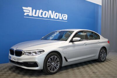 BMW 530 G30 Sedan 530e xDrive A Charged Edition Sport / HUD / H&K / ACC / Comfort-istuimet / Nappanahka / 360-Kamera / LED - Autonova