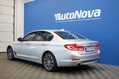 BMW 530 G30 Sedan 530e xDrive A Charged Edition Sport / HUD / H&K / ACC / Comfort-istuimet / Nappanahka / 360-Kamera / LED - Autonova