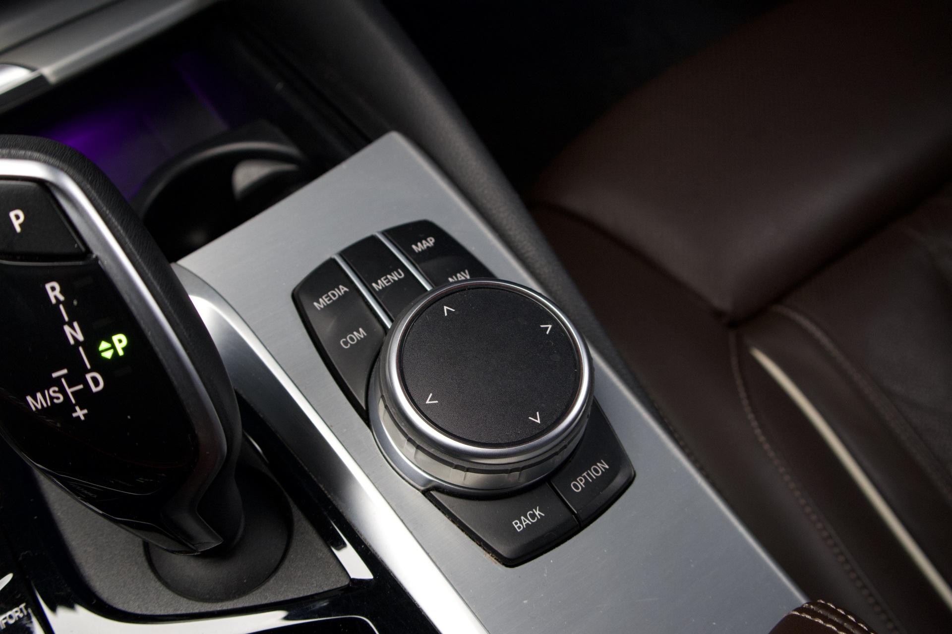 BMW 530 G30 Sedan 530e xDrive A Charged Edition Sport / HUD / H&K / ACC / Comfort-istuimet / Nappanahka / 360-Kamera / LED - Autonova