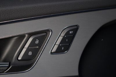 Audi Q7 Business 3,0 V6 TDI 200 kW quattro tiptronic / S-Line Webasto / Digimittaristo / Koukku / Keyless Go / LED / Kamera - Autonova