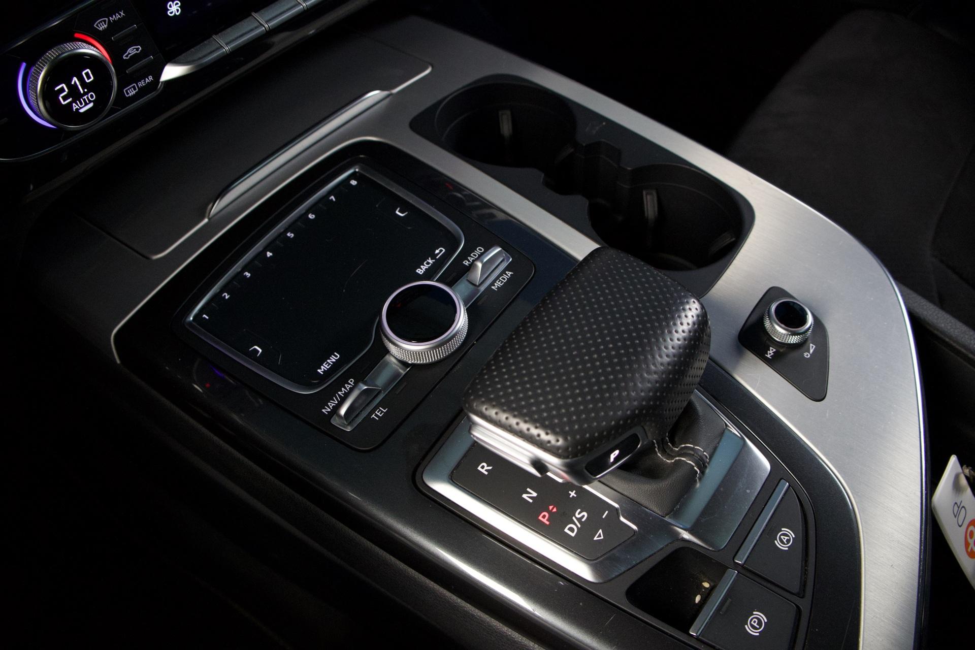 Audi Q7 Business 3,0 V6 TDI 200 kW quattro tiptronic / S-Line Webasto / Digimittaristo / Koukku / Keyless Go / LED / Kamera - Autonova
