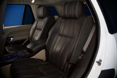 Land Rover Range Rover SDV8 Autobiography / ACC / Hieronta / Webasto / Takanäytöt / Koukku / Meridian / Panorama / Jääkaappi - Autonova