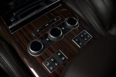 Land Rover Range Rover SDV8 Autobiography / ACC / Hieronta / Webasto / Takanäytöt / Koukku / Meridian / Panorama / Jääkaappi - Autonova