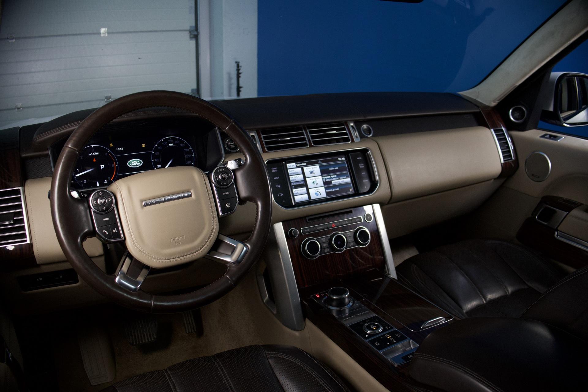 Land Rover Range Rover SDV8 Autobiography / ACC / Hieronta / Webasto / Takanäytöt / Koukku / Meridian / Panorama / Jääkaappi - Autonova