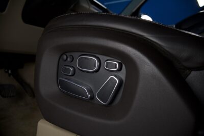 Land Rover Range Rover SDV8 Autobiography / ACC / Hieronta / Webasto / Takanäytöt / Koukku / Meridian / Panorama / Jääkaappi - Autonova