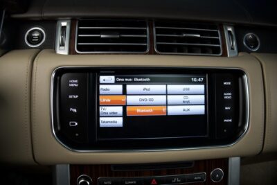 Land Rover Range Rover SDV8 Autobiography / ACC / Hieronta / Webasto / Takanäytöt / Koukku / Meridian / Panorama / Jääkaappi - Autonova