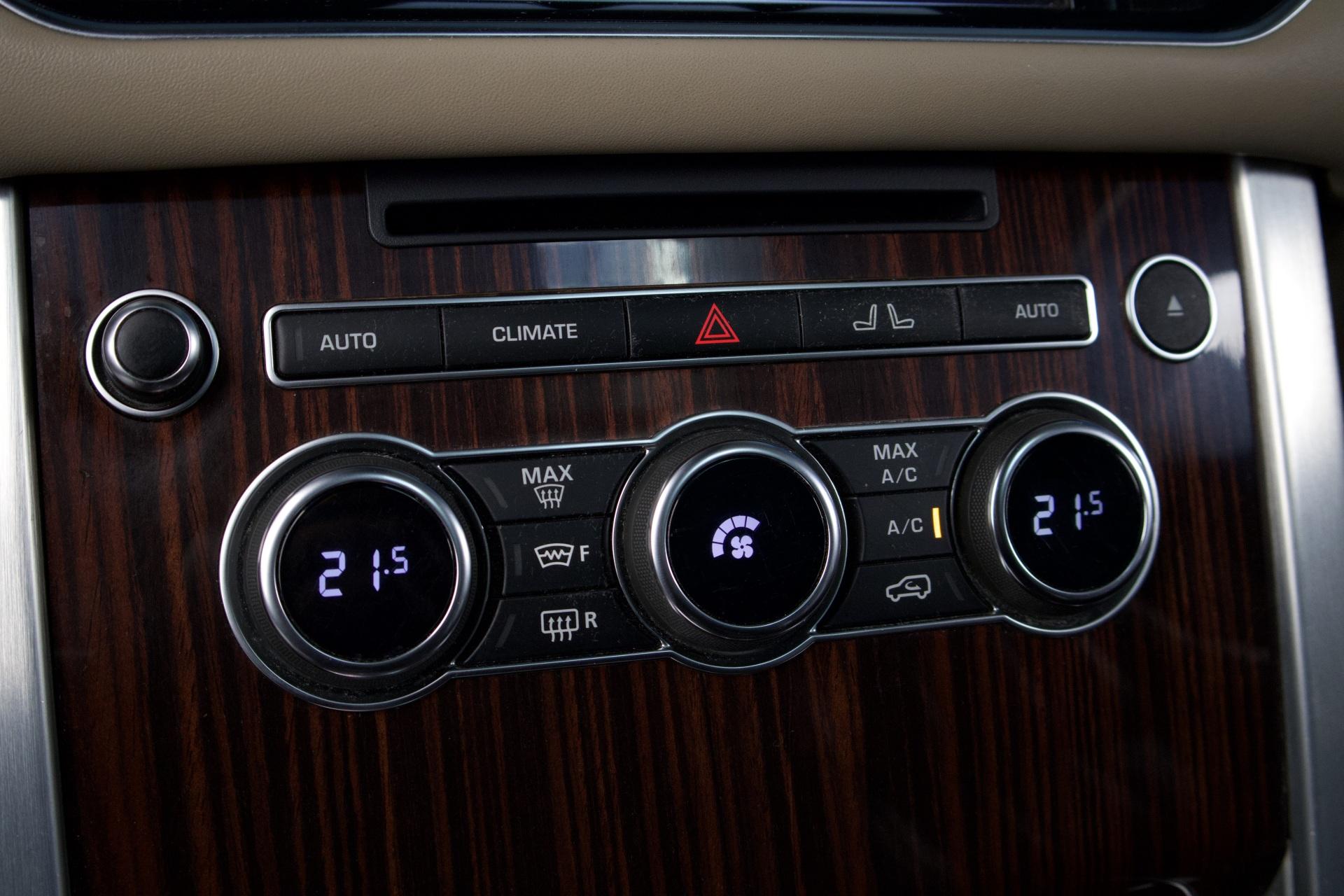 Land Rover Range Rover SDV8 Autobiography / ACC / Hieronta / Webasto / Takanäytöt / Koukku / Meridian / Panorama / Jääkaappi - Autonova