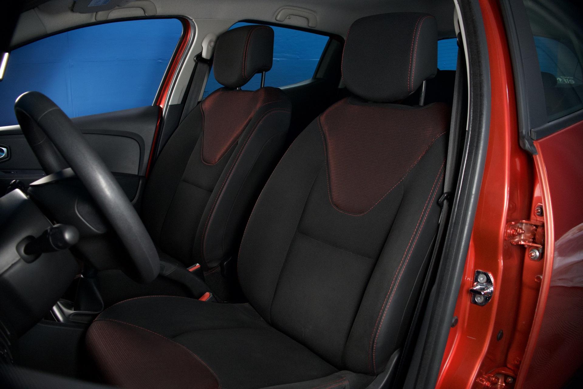 Renault Clio 1,2 16v 75 Authentique / Suomiauto / Lohkolämmitin + sisäpistoke / Vakkari / Ilmastointi - Autonova