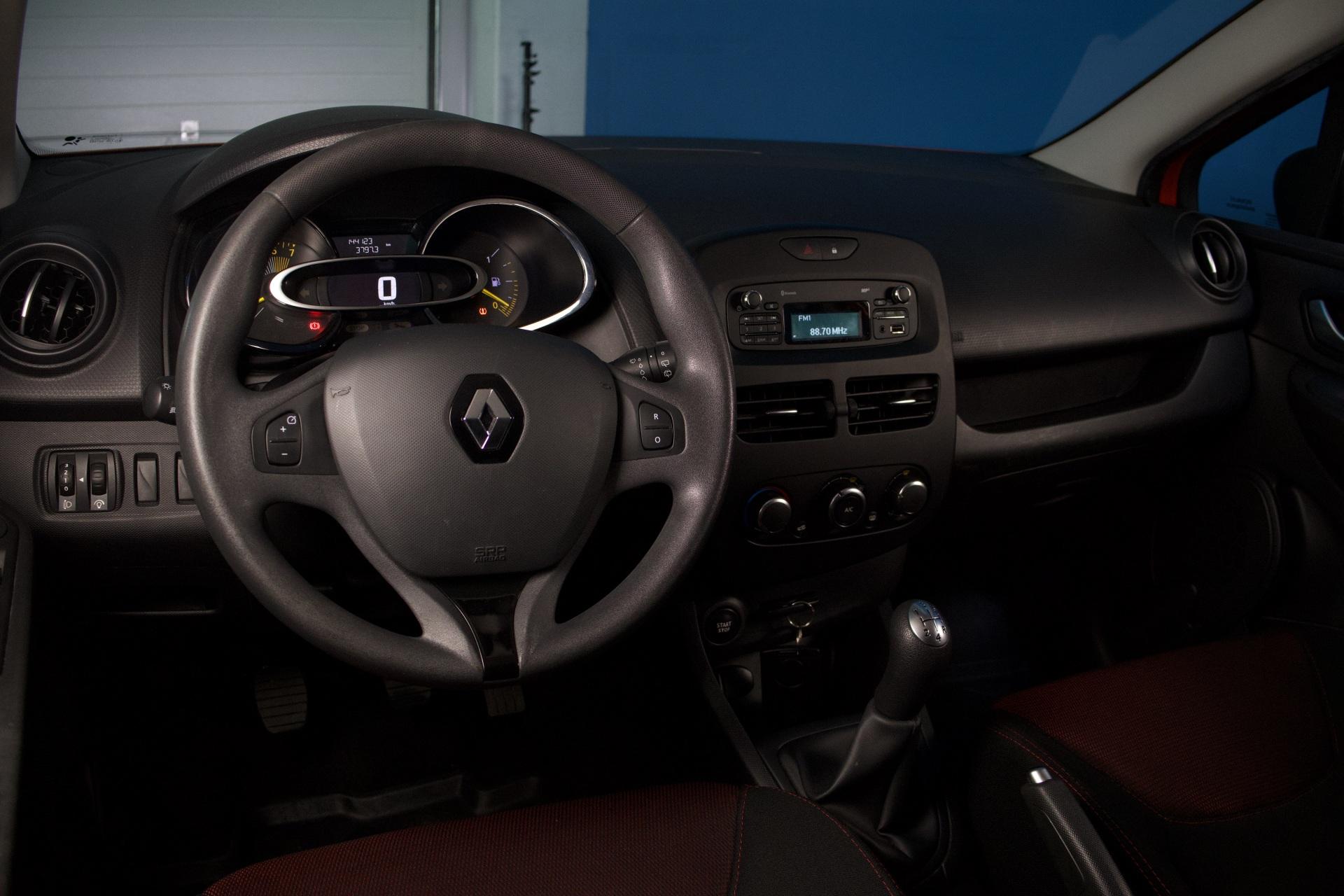 Renault Clio 1,2 16v 75 Authentique / Suomiauto / Lohkolämmitin + sisäpistoke / Vakkari / Ilmastointi - Autonova