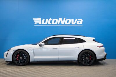 Porsche Taycan Taycan GTS Sport Turismo / Burmester / Innodrive / Lasikatto / Matkustajan näyttö / Sport Chrono / Nelipyöräohjaus - Autonova
