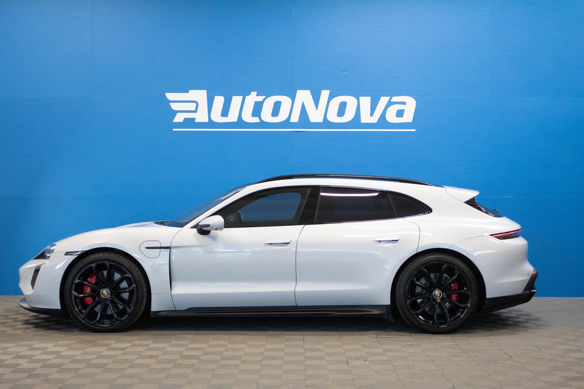 Porsche Taycan Taycan GTS Sport Turismo / Burmester / Innodrive / Lasikatto / Matkustajan näyttö / Sport Chrono / Nelipyöräohjaus - Autonova