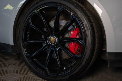 Porsche Taycan Taycan GTS Sport Turismo / Burmester / Innodrive / Lasikatto / Matkustajan näyttö / Sport Chrono / Nelipyöräohjaus - Autonova