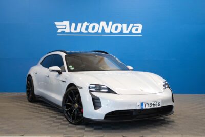 Porsche Taycan Taycan GTS Sport Turismo / Burmester / Innodrive / Lasikatto / Matkustajan näyttö / Sport Chrono / Nelipyöräohjaus - Autonova
