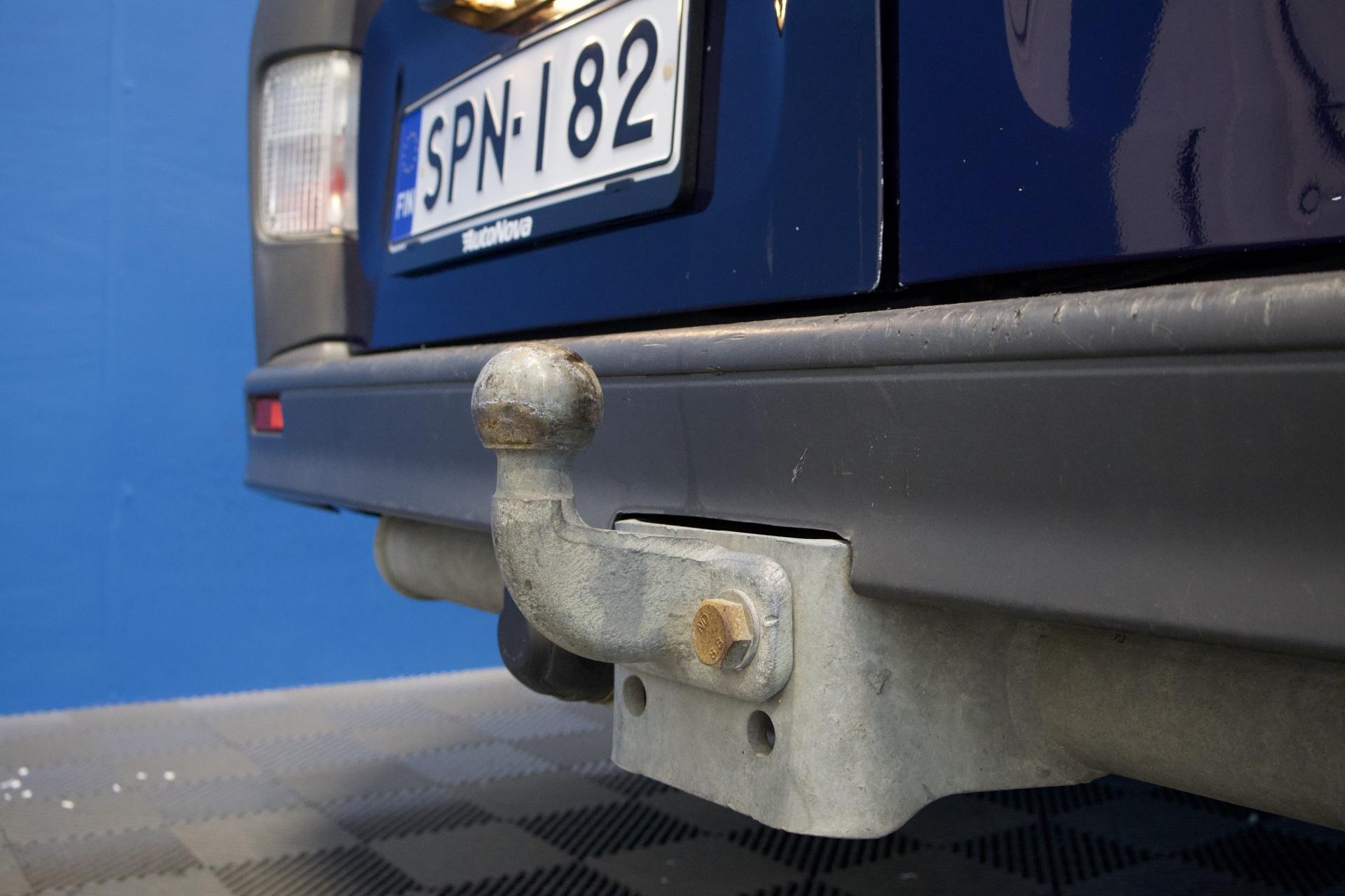 Opel Vivaro Van L2H1 2,0 CDTI 84kW MT6 / Webasto / Vetokoukku / Pariovet / Vanerointi - Autonova