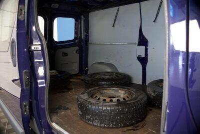 Opel Vivaro Van L2H1 2,0 CDTI 84kW MT6 / Webasto / Vetokoukku / Pariovet / Vanerointi - Autonova