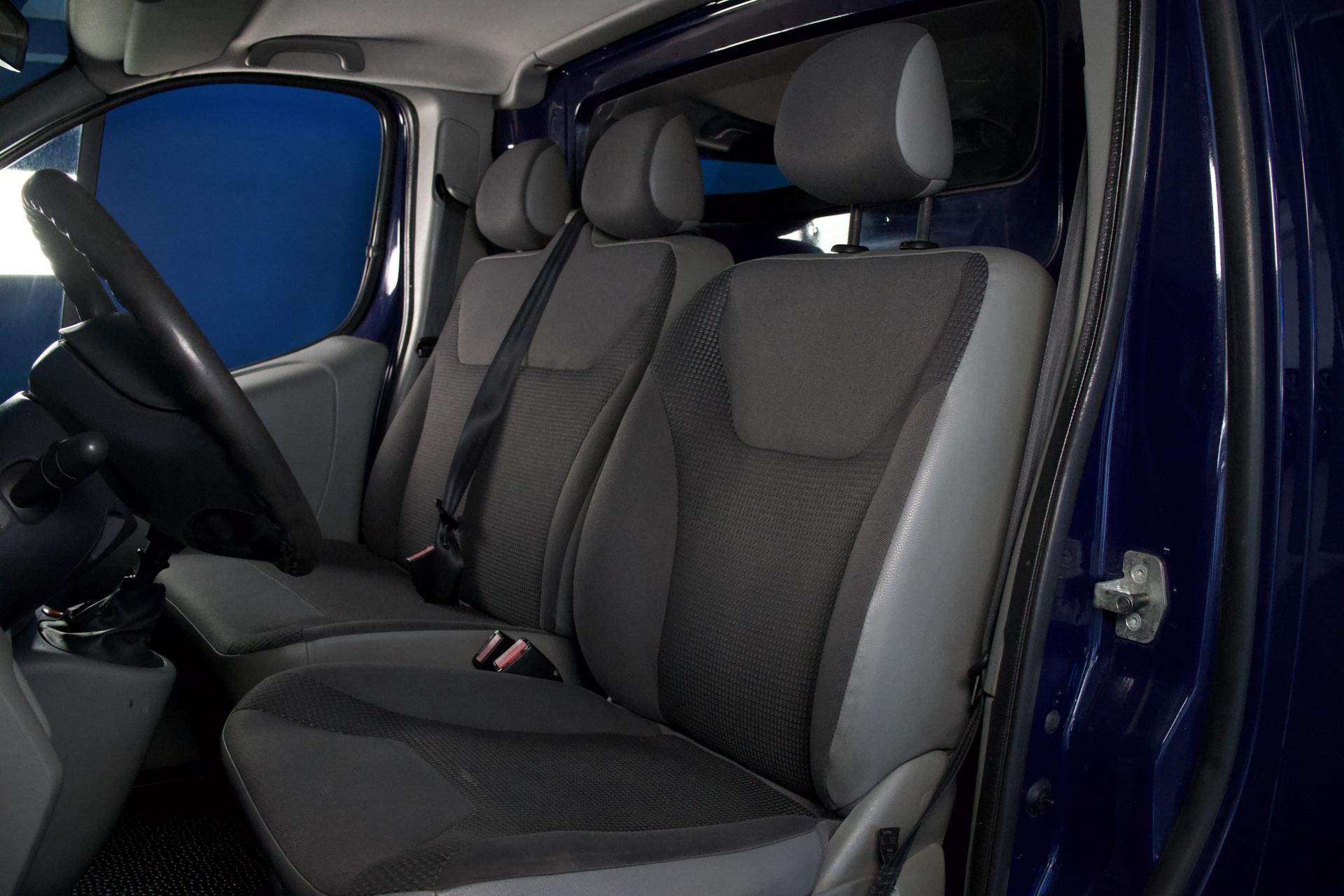 Opel Vivaro Van L2H1 2,0 CDTI 84kW MT6 / Webasto / Vetokoukku / Pariovet / Vanerointi - Autonova