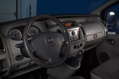 Opel Vivaro Van L2H1 2,0 CDTI 84kW MT6 / Webasto / Vetokoukku / Pariovet / Vanerointi - Autonova