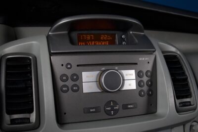 Opel Vivaro Van L2H1 2,0 CDTI 84kW MT6 / Webasto / Vetokoukku / Pariovet / Vanerointi - Autonova