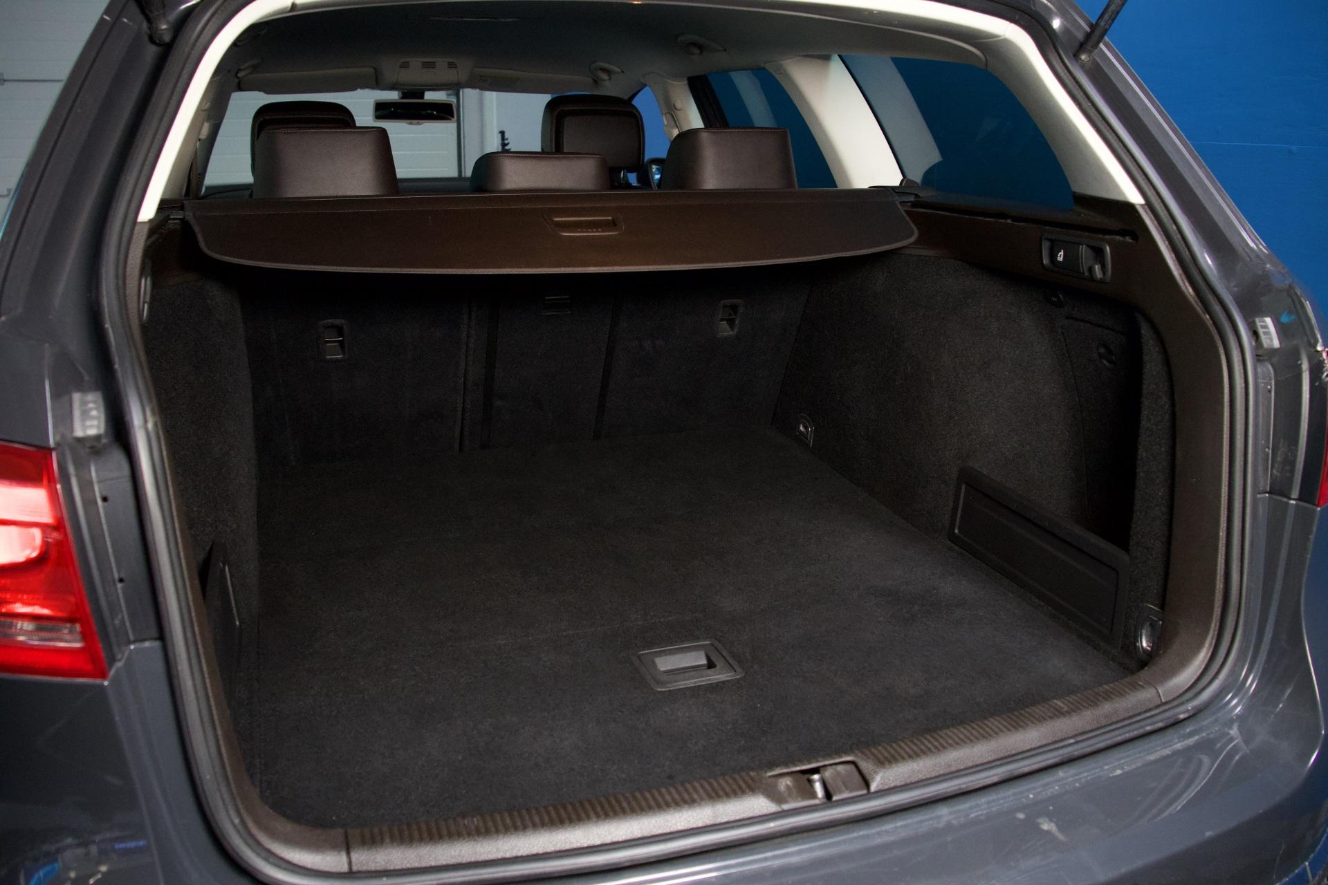 Volkswagen Passat Variant Comfortline 1,8 TSI 118 kW (160 hv) DSG-automaatti / Pysäköinti tutkat / Lohkolämmitin + sisäpistoke - Autonova