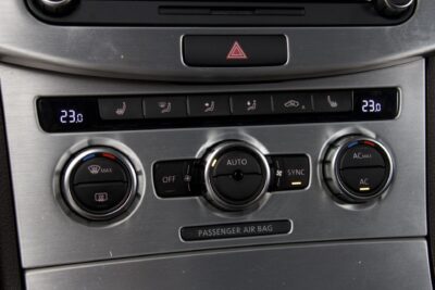Volkswagen Passat Variant Comfortline 1,8 TSI 118 kW (160 hv) DSG-automaatti / Pysäköinti tutkat / Lohkolämmitin + sisäpistoke - Autonova