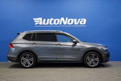 Volkswagen Tiguan R-Line 2,0 TSI 140 kW 4MOTION DSG / Webasto / ACC / Digimittaristo / Vetokoukku / Nahat / Kaistavahti - Autonova