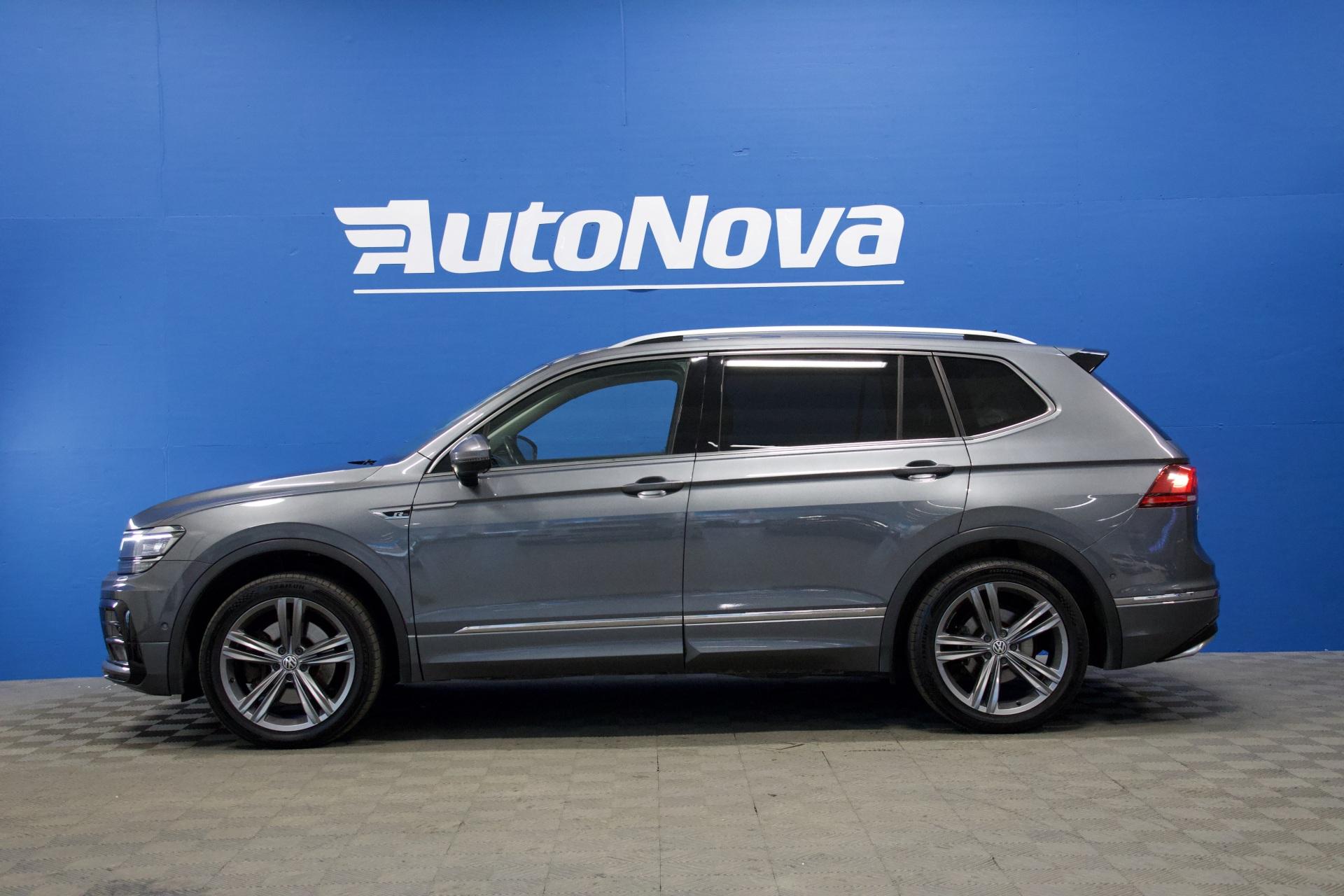 Volkswagen Tiguan R-Line 2,0 TSI 140 kW 4MOTION DSG / Webasto / ACC / Digimittaristo / Vetokoukku / Nahat / Kaistavahti - Autonova