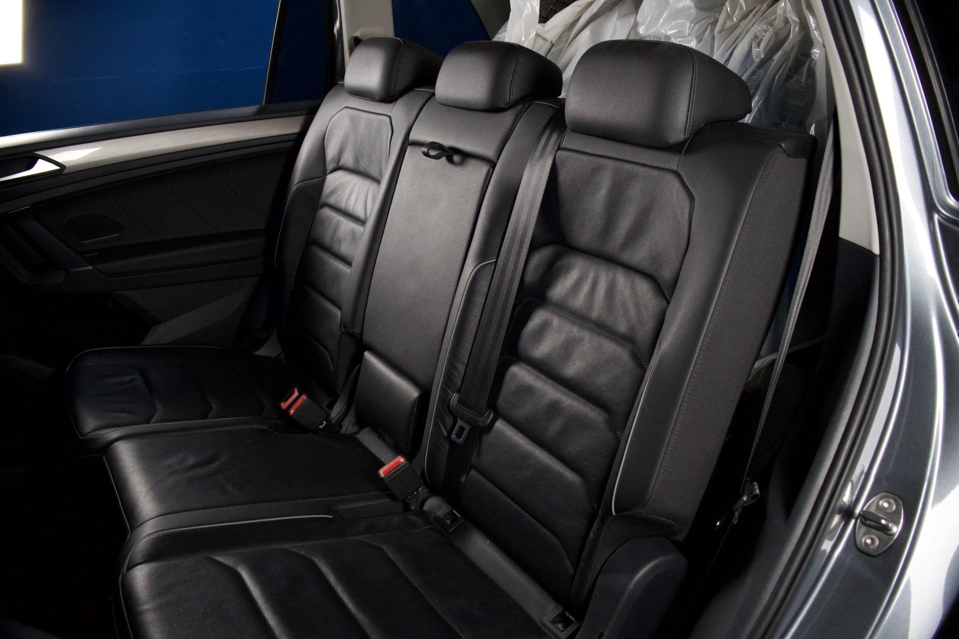 Volkswagen Tiguan R-Line 2,0 TSI 140 kW 4MOTION DSG / Webasto / ACC / Digimittaristo / Vetokoukku / Nahat / Kaistavahti - Autonova