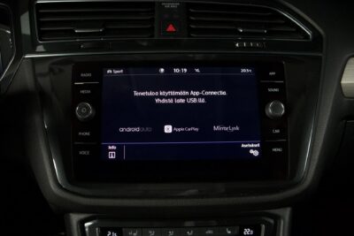 Volkswagen Tiguan R-Line 2,0 TSI 140 kW 4MOTION DSG / Webasto / ACC / Digimittaristo / Vetokoukku / Nahat / Kaistavahti - Autonova